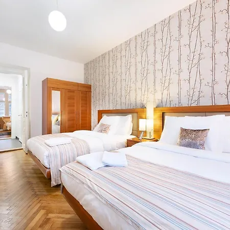 Apartman Roof